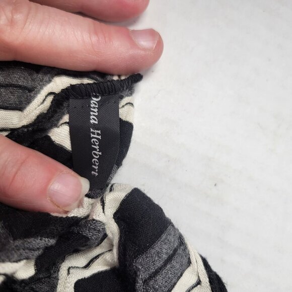 Dana Herbert Black & White Geometric Professional Lightweight Infinity Scarf - Picture 5 of 6